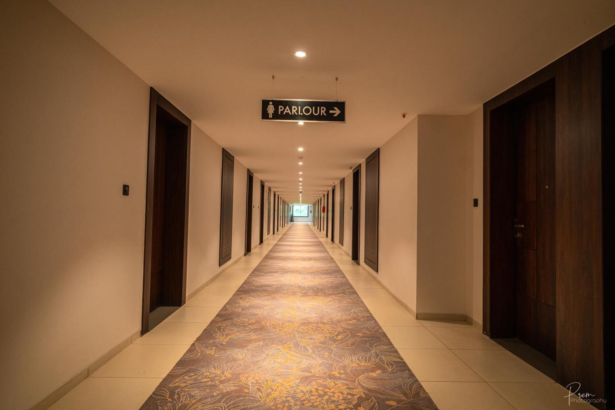 Hotel Omaya Garden Raipur  Exterior photo