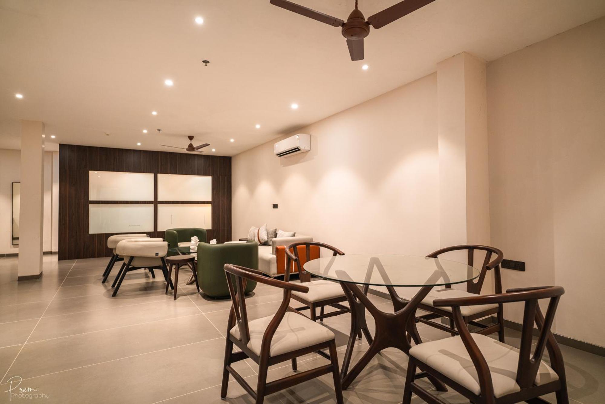 Hotel Omaya Garden Raipur  Exterior photo