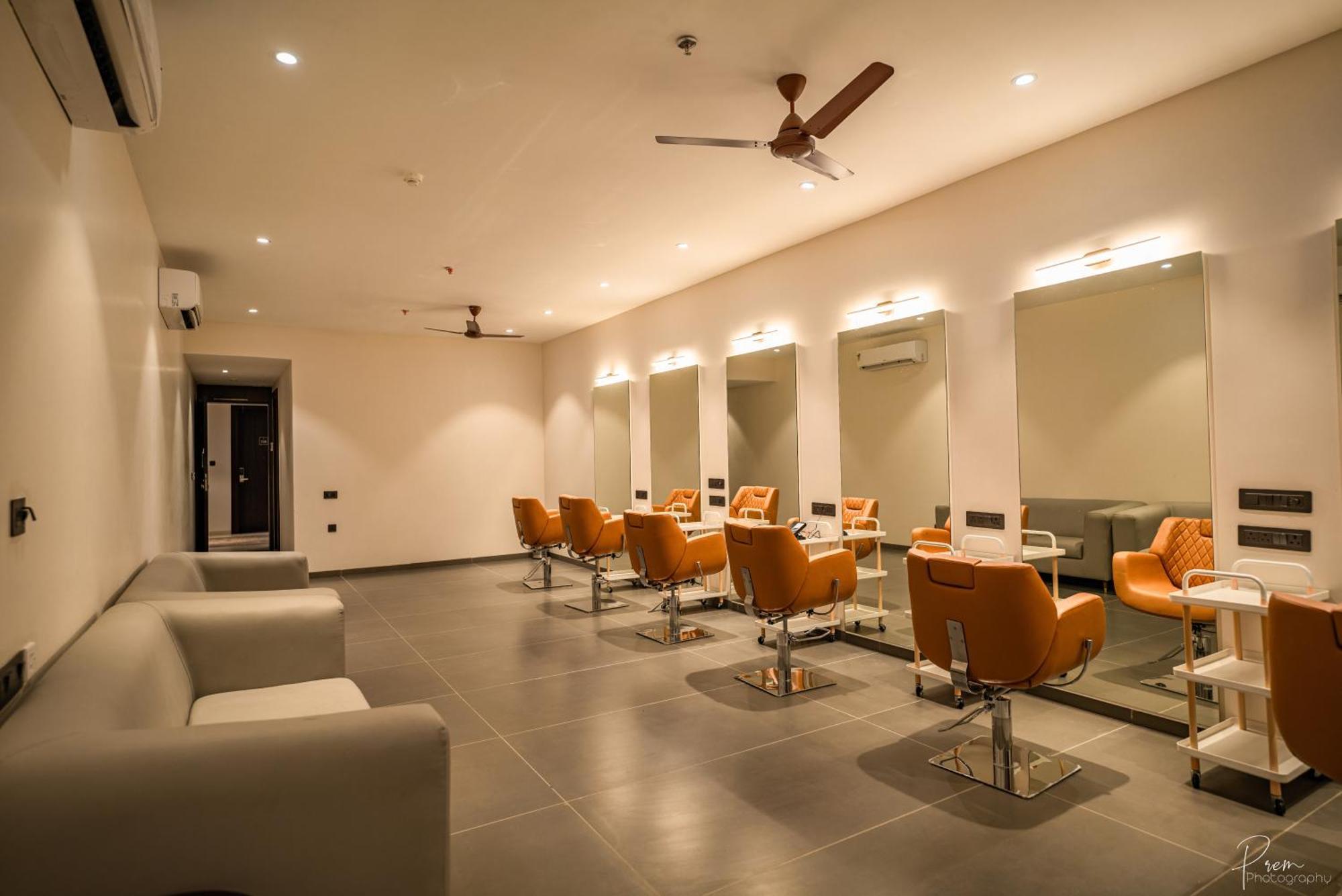 Hotel Omaya Garden Raipur  Exterior photo